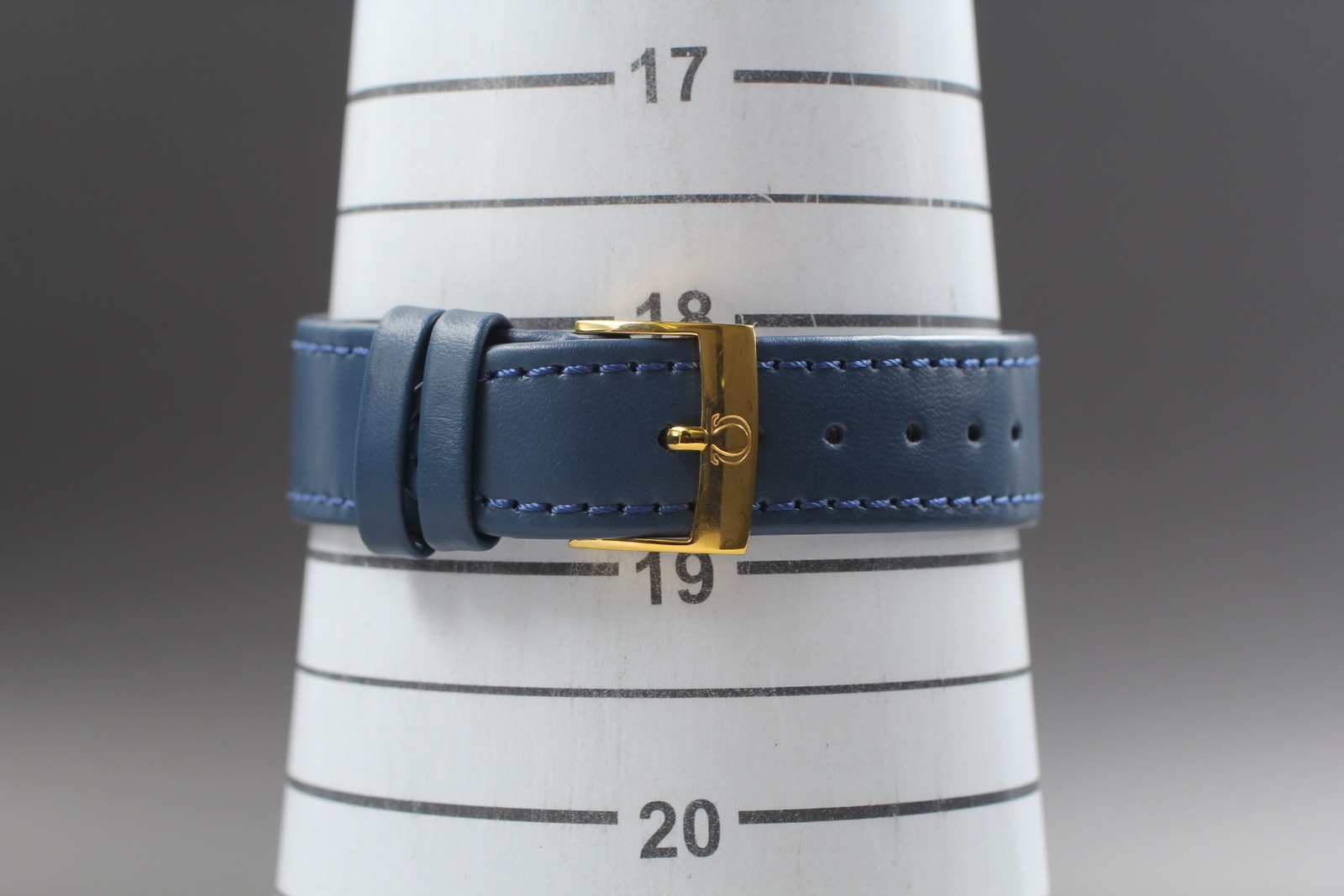 [Near MINT] Omega Small Seconds Cal.651 Manual Winding Men’s Watch From JAPAN