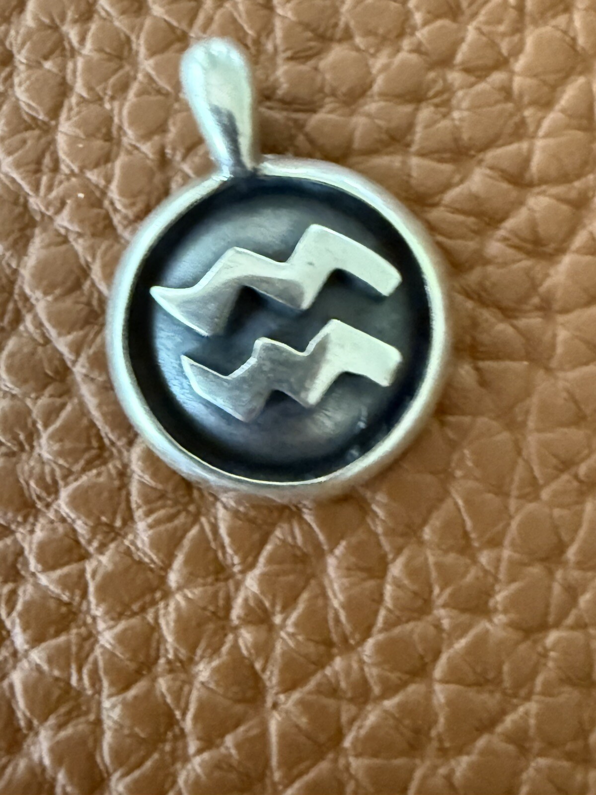 A Horoscope Aquarius Medallion Pendant In sterling silver New 0.75” Diameter 6g