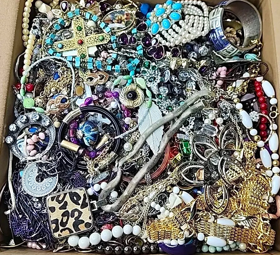 15 Pound Lbs Unsearched Huge Lot Jewelry VTG Vintage Modern Junk & Wear Tangled