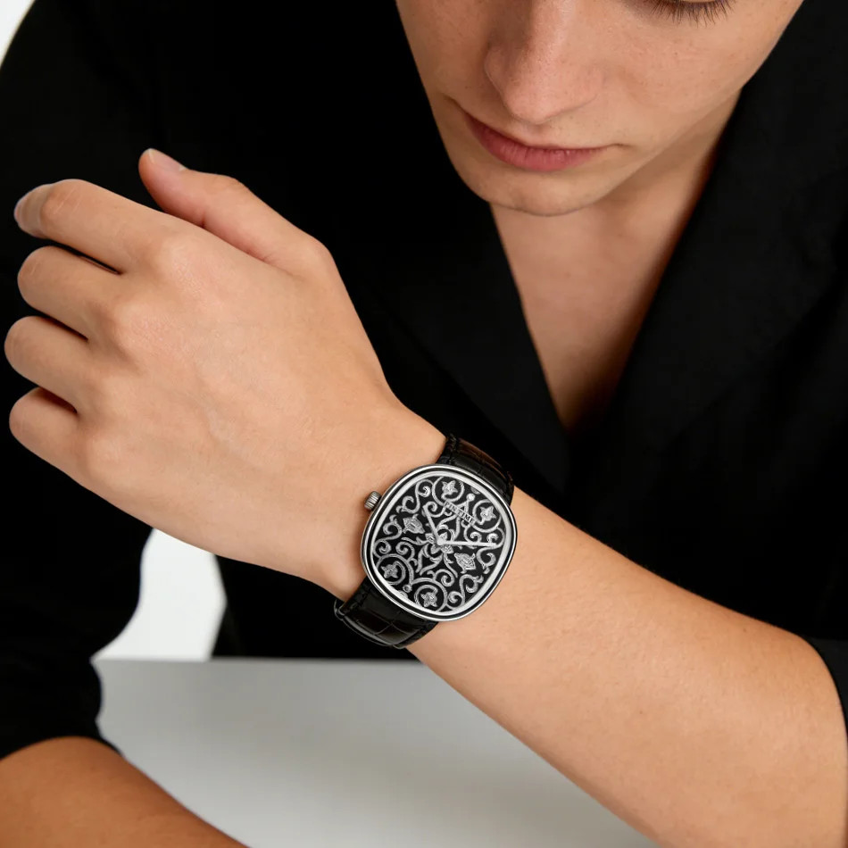 Classic Vintage Black Arabic Engraved Men’s Quartz Watch Elegant Gentleman