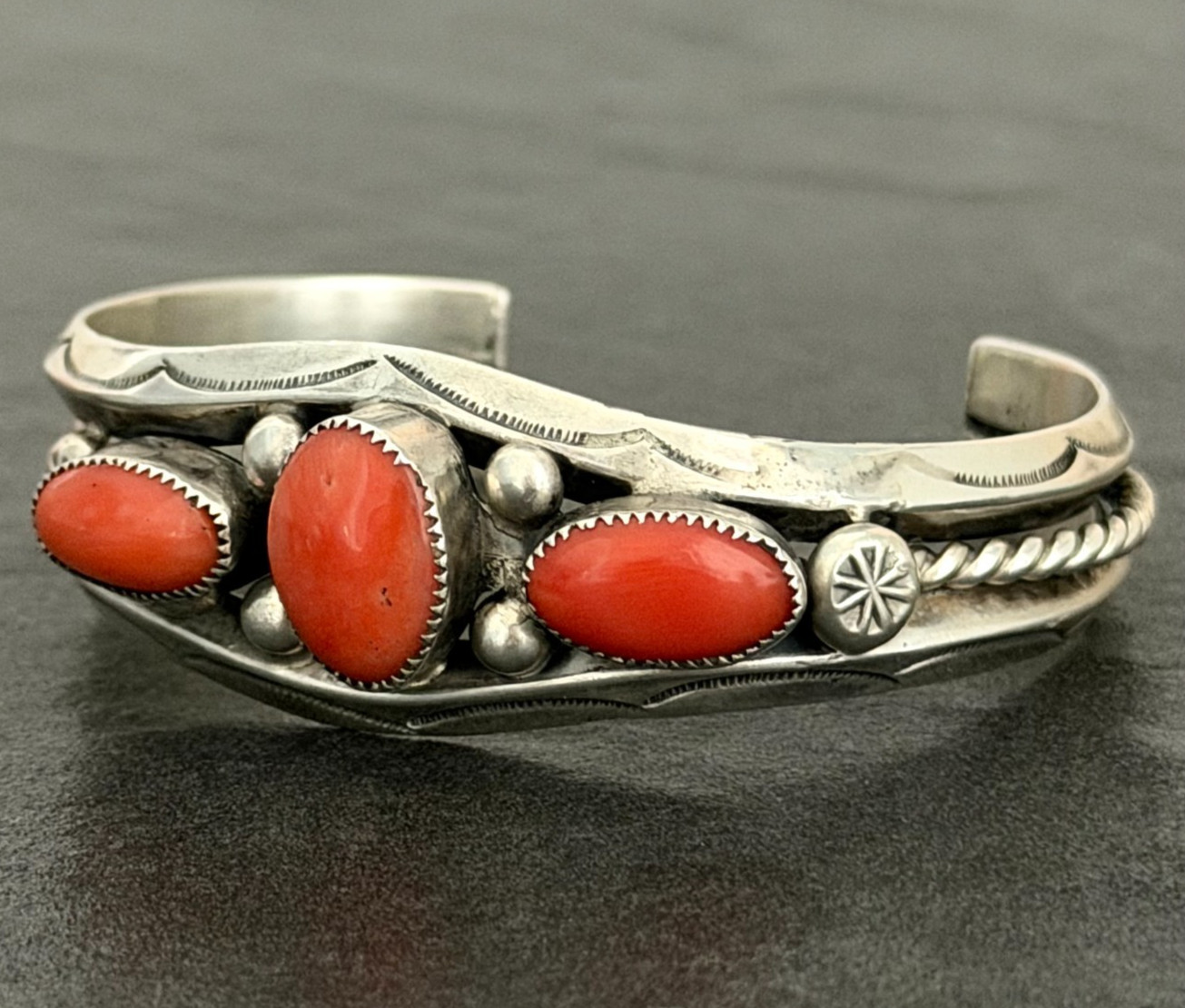 Vintage Native American Navajo Coral carinated Twisted Sterling Bracelet 6.5 in
