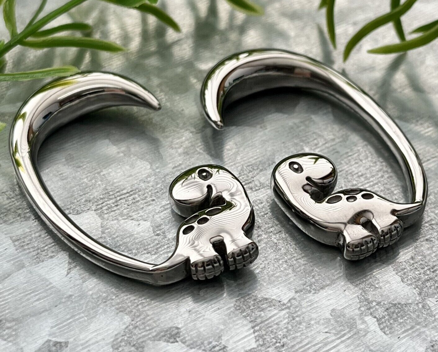 PAIR Surgical Steel Dinosaur Tapers Plugs Tunnels Gauges Guage Expander Hangers