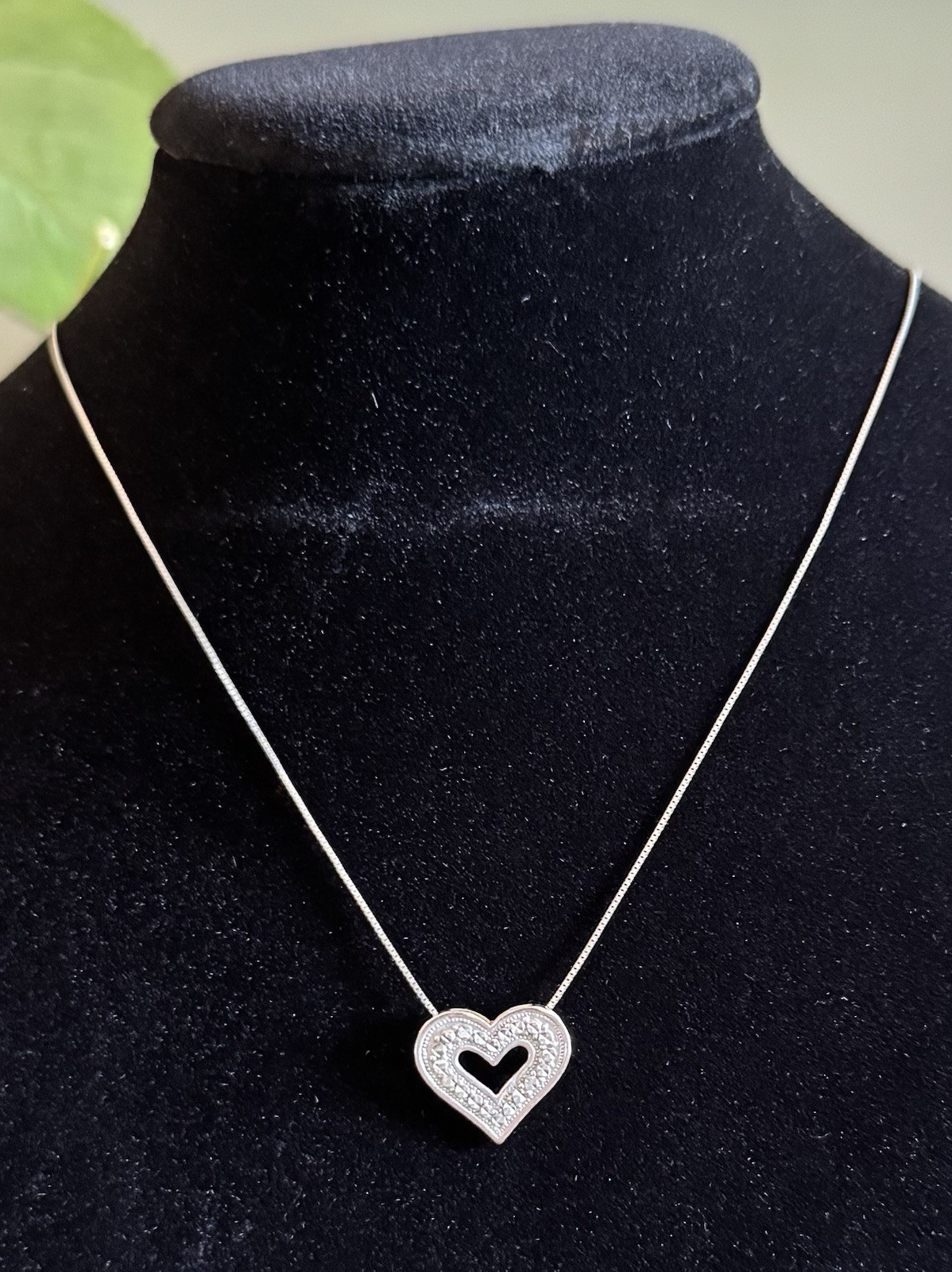 18”, 14K White Gold Box Necklace With 10k White Gold Heart Pendant 2 Grams Total