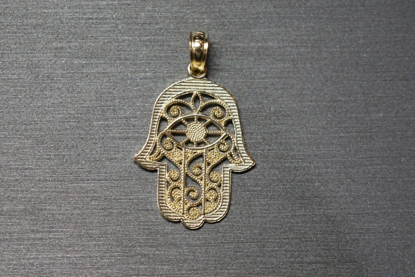 10K Solid Yellow Gold 0.9″ Diamond Cut Fatima Hamsa Hand Charm Pendant.