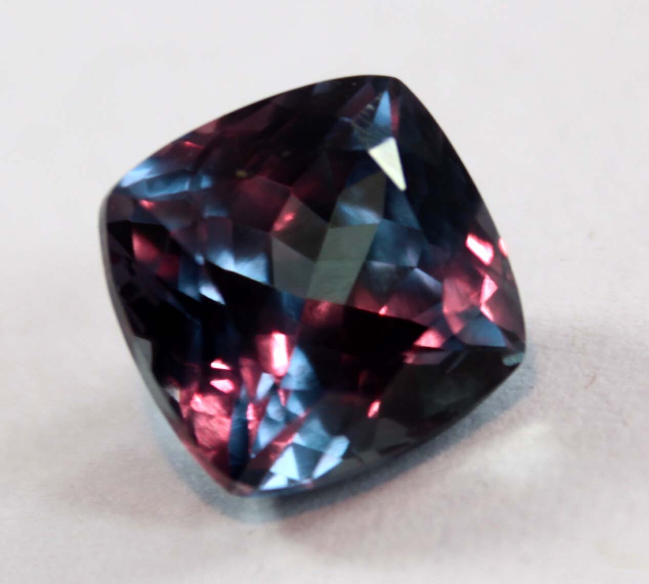 Natural Alexandrite Square Cushion Color Change 5 Ct AA+CERTIFIED Gemstone