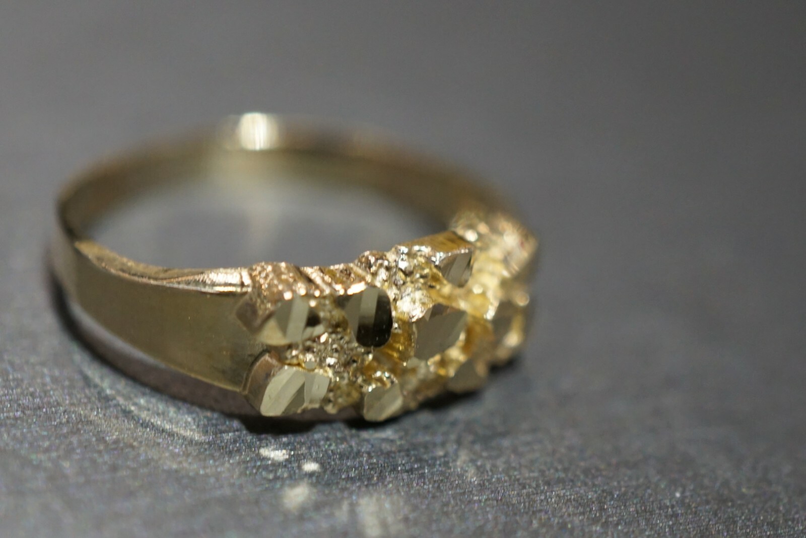 10K Solid Yellow Gold 6.8MM Diamond Cut Men Women Children Nugget Ring. Size 6