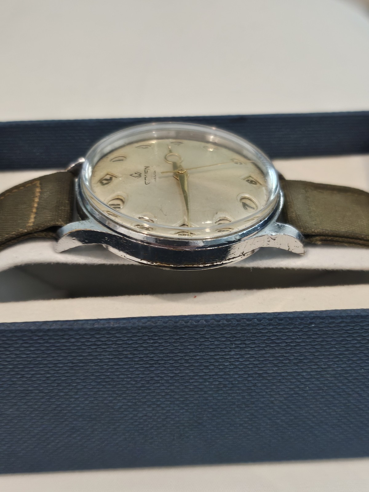 Gruen Precision Airflight Jump Hour – Vintage US Military Engraved Watch