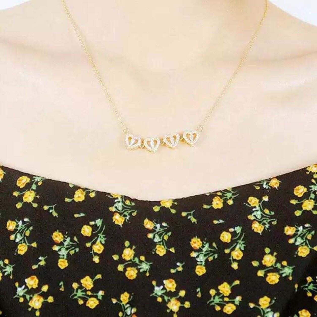 Four Leaf Clover Magnetic Folding Heart Pendant Necklace