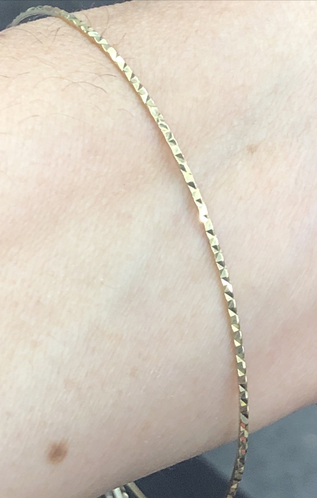 14KT YELLOW GOLD BANGLE BRACELET PYRAMID DESIGN 2.1g WIDTH 1mm WRIST SIZE 8”