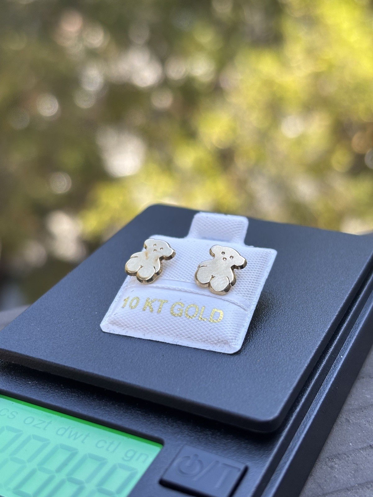 10K Yellow Gold Teddy Bear Stud Earrings No Stone lobe