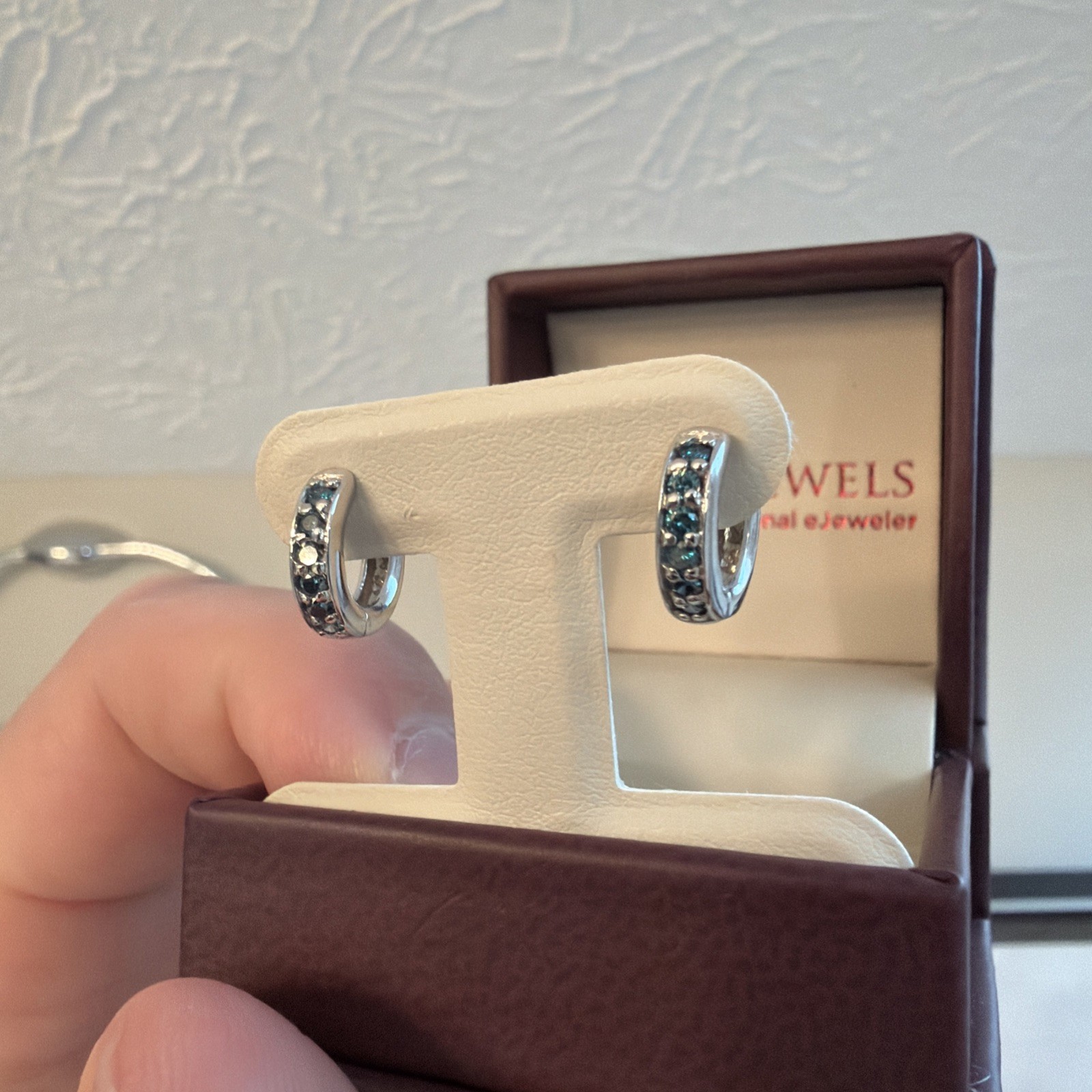 Round Petite Blue Diamond Huggies Hoop Earrings 0.30ctw 14K White Gold JP:12527