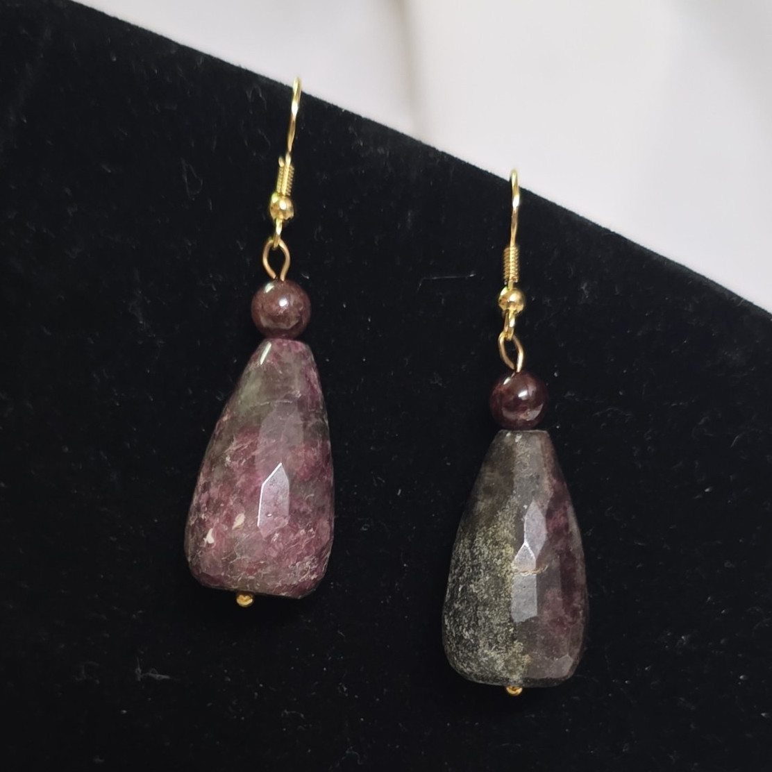 Purple & Gray Faceted Teardrop Stone Dangle/Drop Earrings, Gold Tone Hook