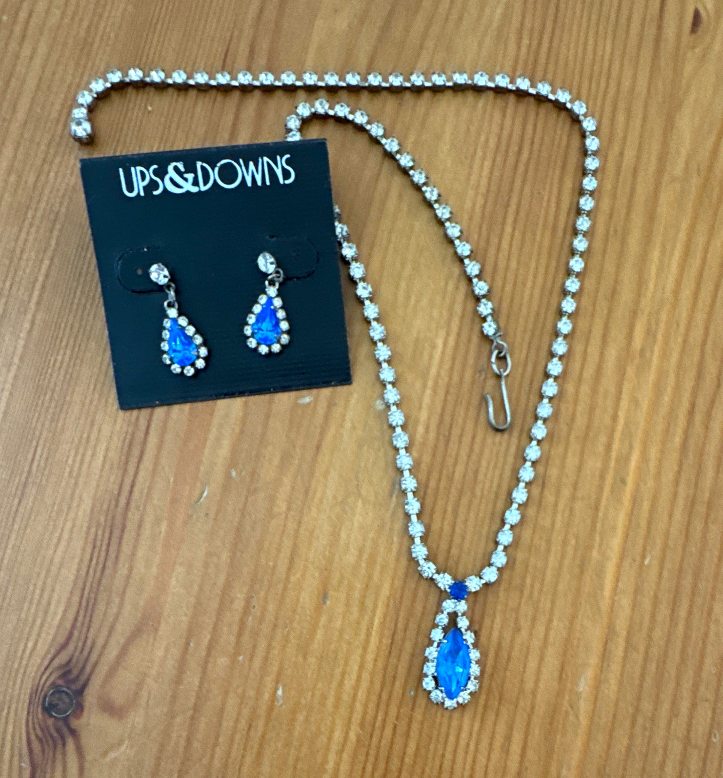 UPS&DOWNS Blue Teardrop Crystal Rhinestone Necklace & Dangle Earrings Set 1990’s