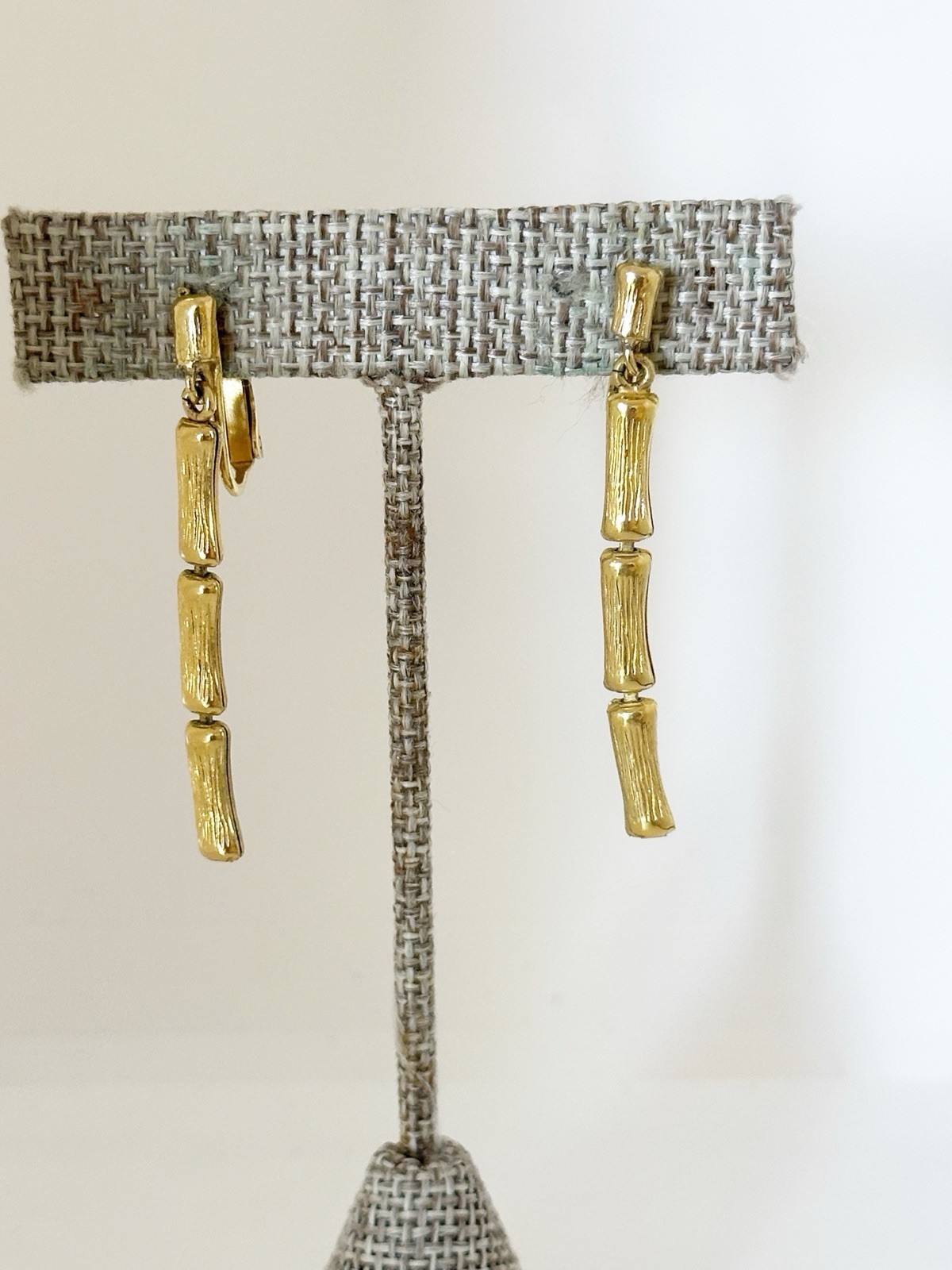Vintage Gold Tone Bamboo Dangle Earrings Screw Back Clip Asian Mid Century 1.75″