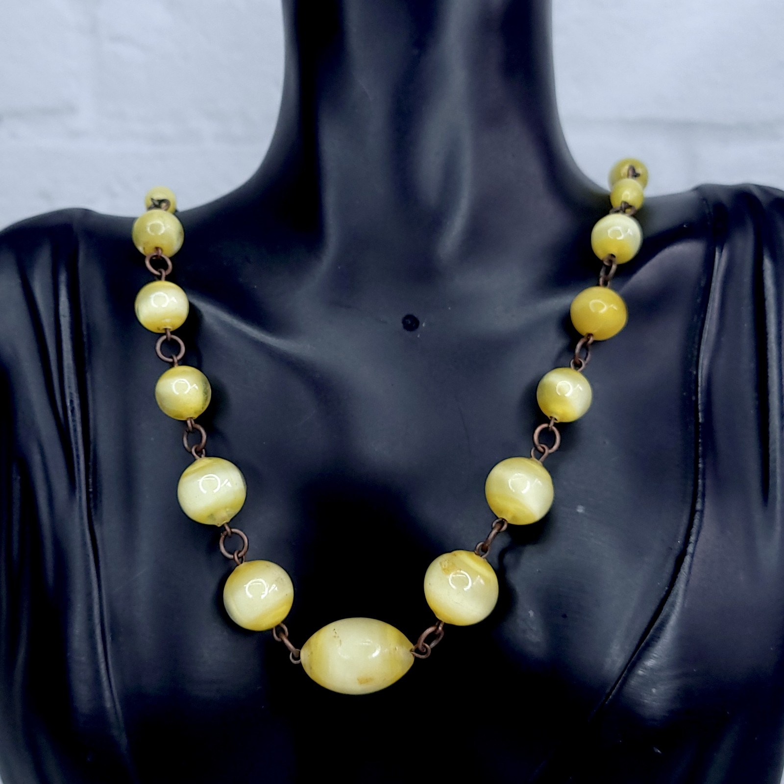 Necklace 17” Vintage Uranium Glass Yellow Czech Beads Women`s Jewelry