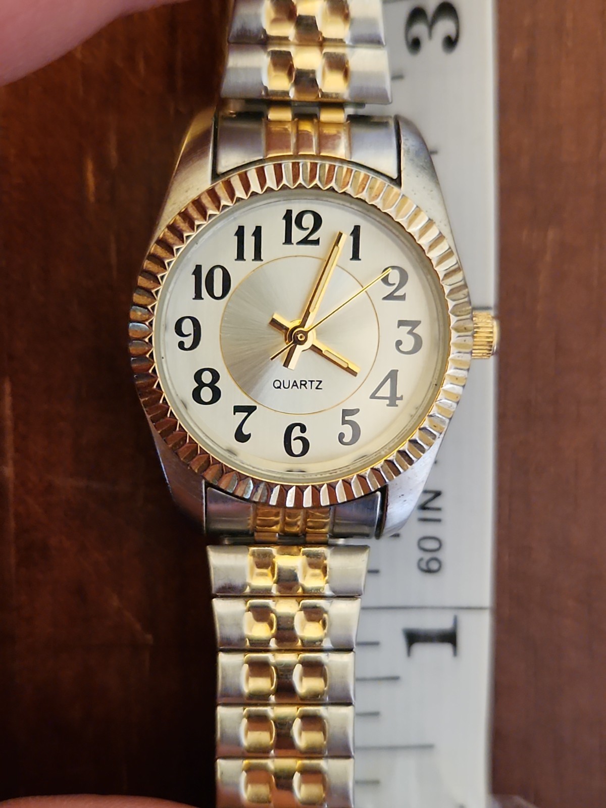 Lady’s Vintage Quartz Sliver And Goldtone Stretch Band Watch, Works, New Battery