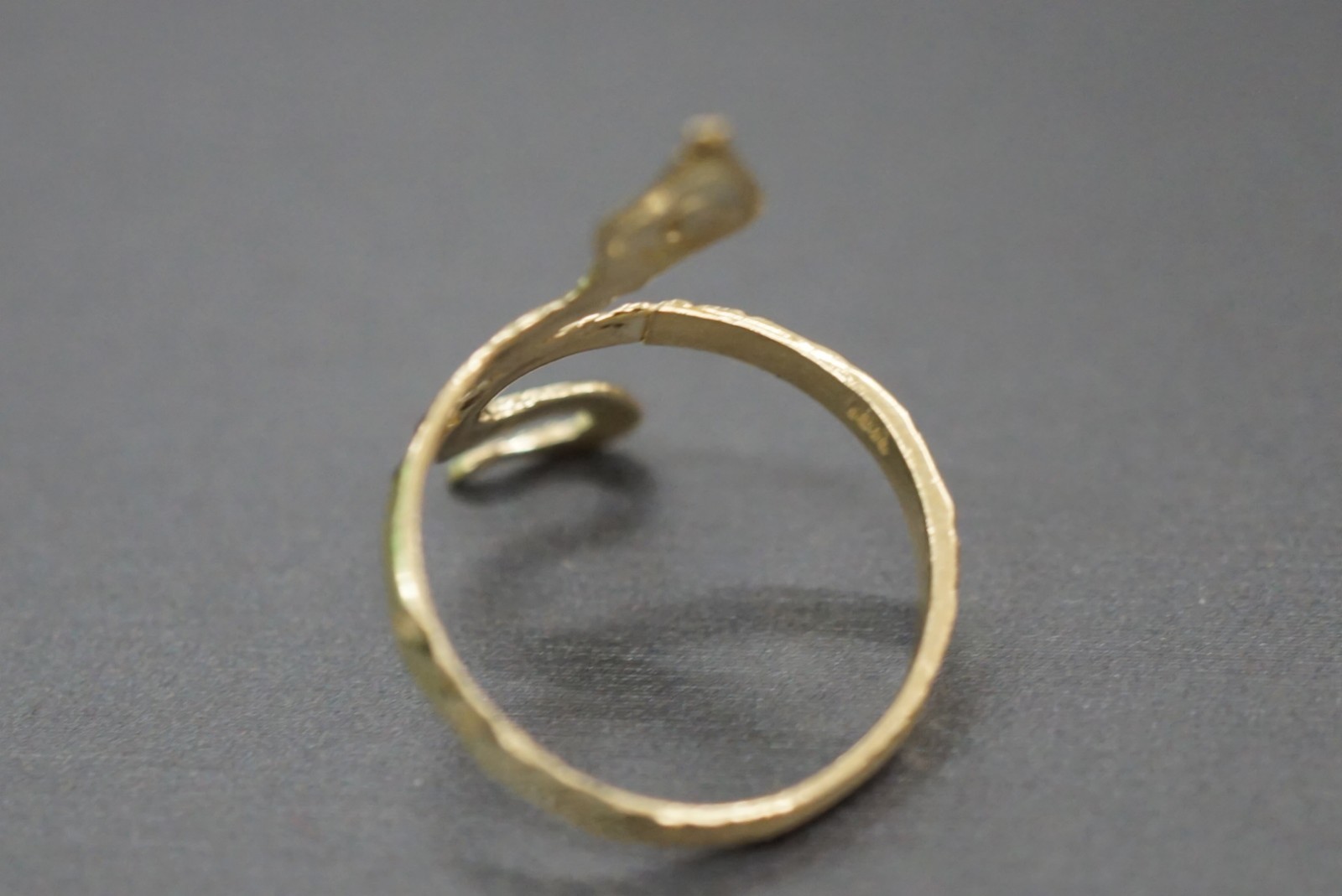 10K Solid Yellow Gold Diamond Cut Size 6.5 Snake Ring.