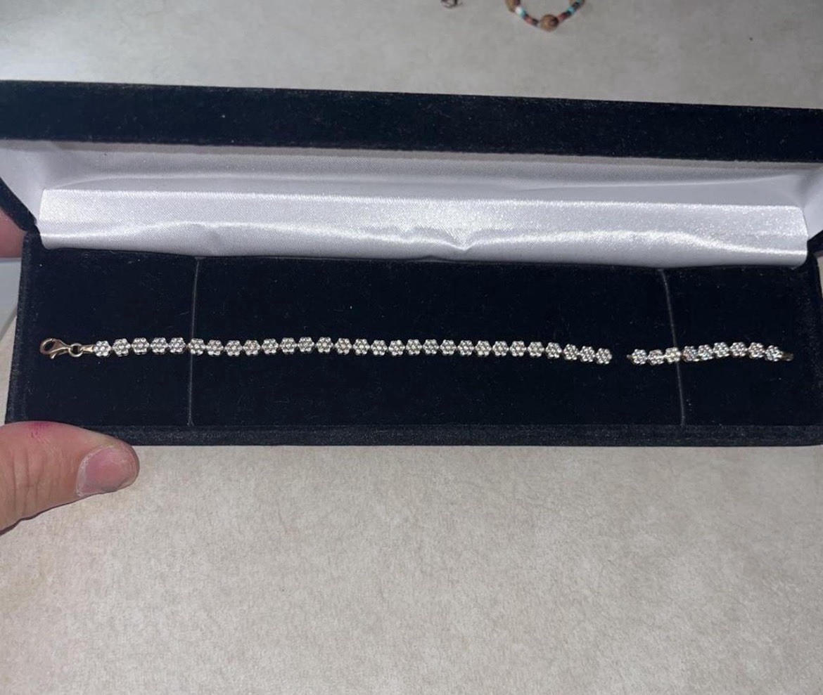 Stunning 14K Yellow Gold Flower Cluster Diamond Tennis Bracelet -7L