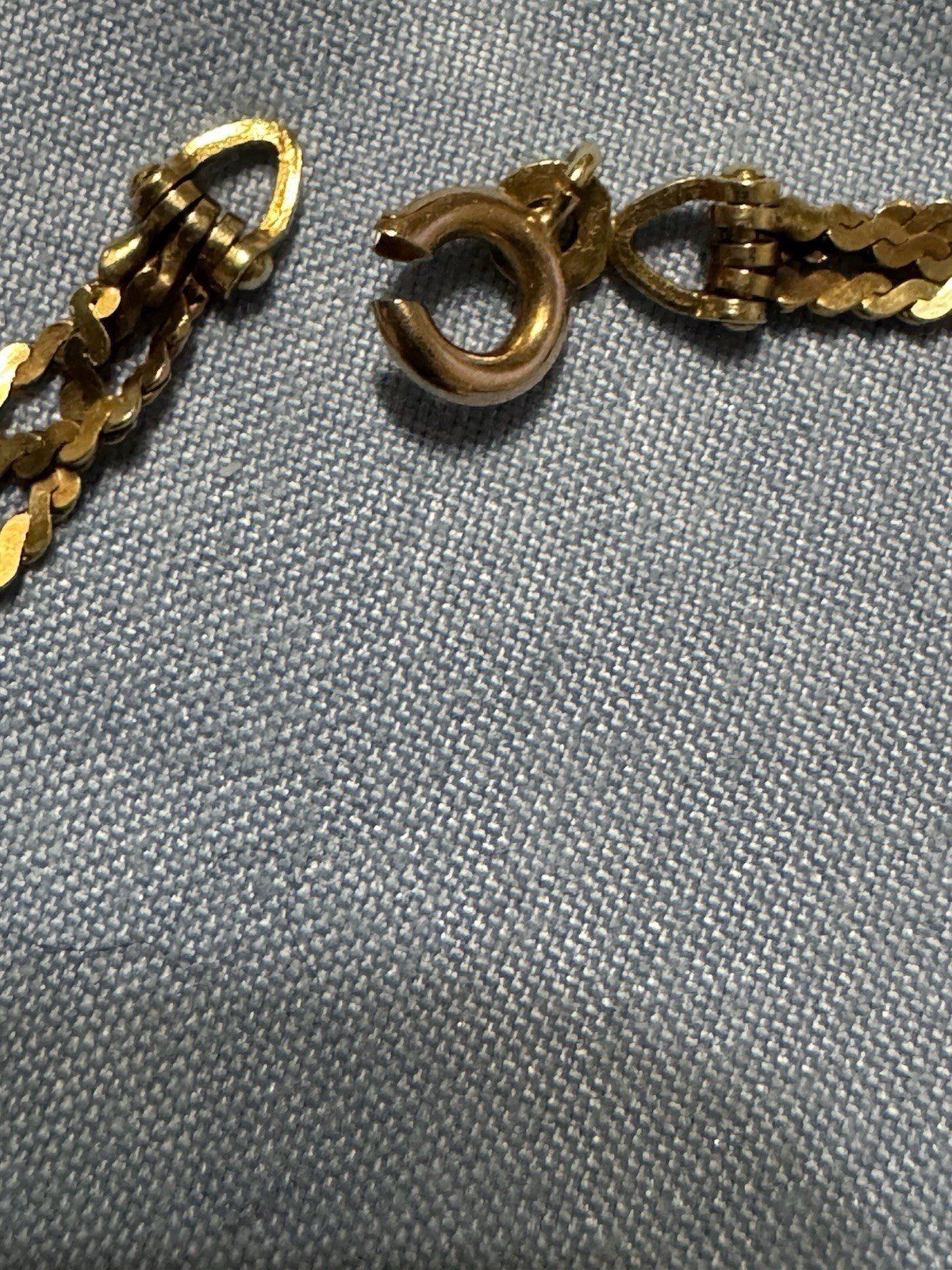 14K Yellow Gold Herringbone Chain Necklace Spring Ring Closure No Stone