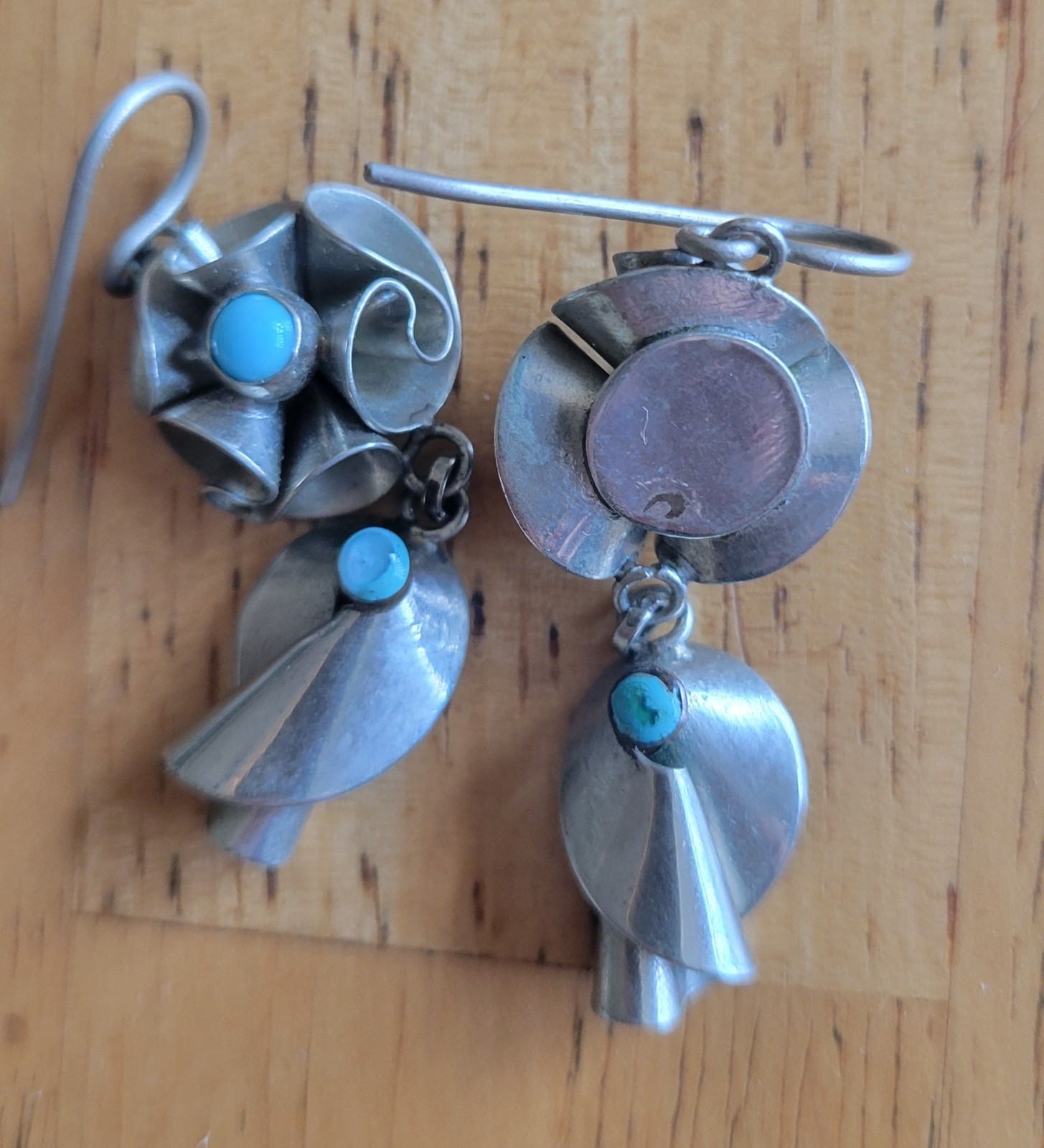 Silver Tone Blue Turquoise Round Cabochon Flower Dangle Earrings French Wire