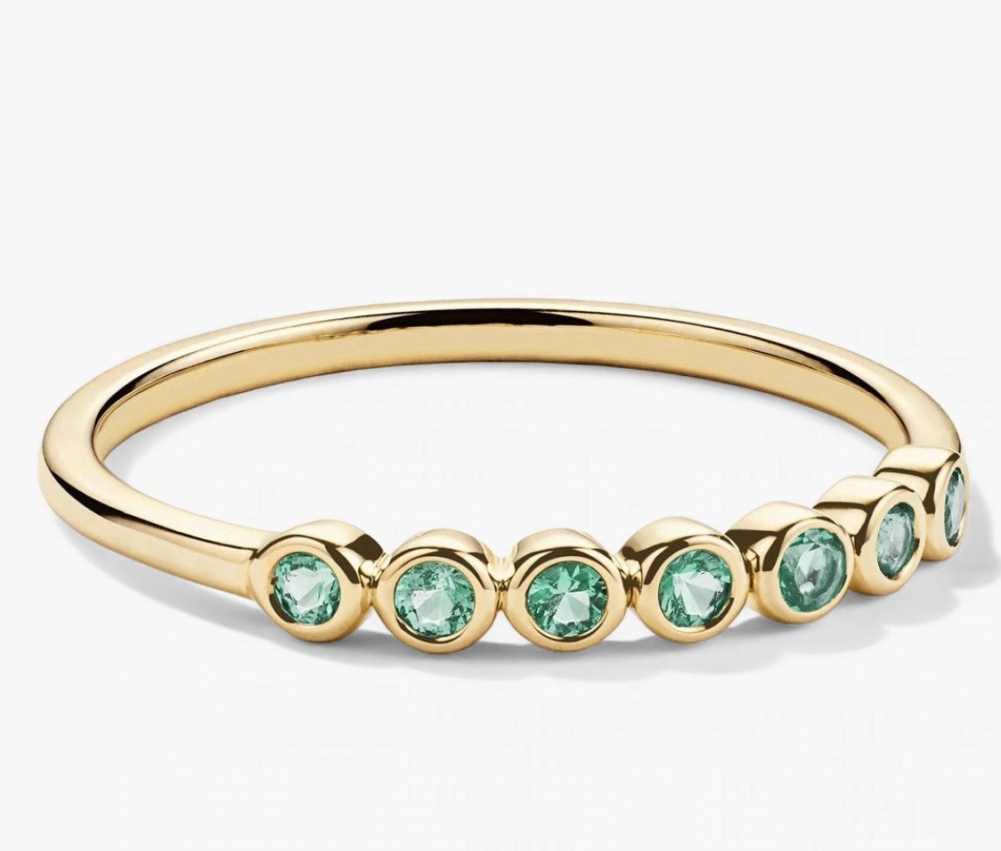 Mejuri 14K Yellow Gold Bezel Set Emerald Band Ring, New in Box Sz 6