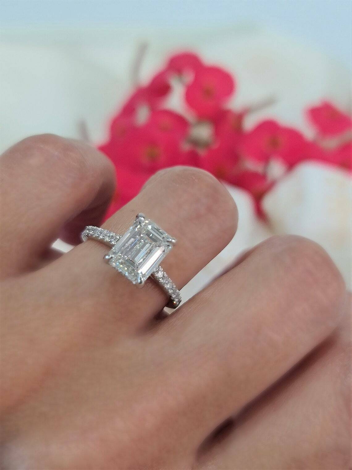 3.00 Ct Emerald Simulated Diamond Halo Wedding Ring For Gift 925 Sterling Silver
