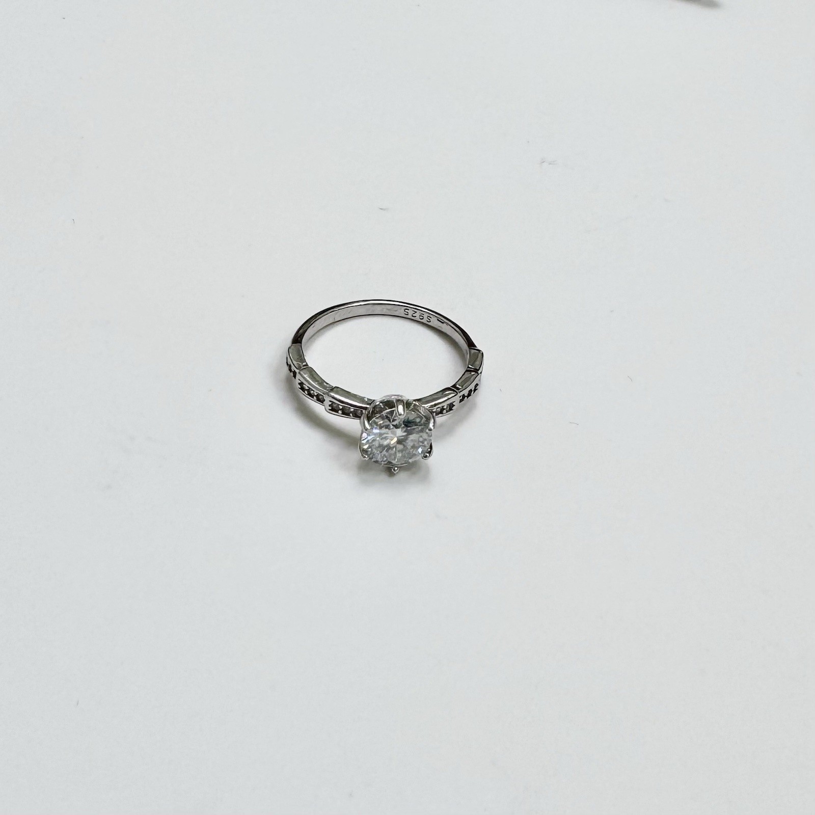 1 Ct Moissanite engagement Ring Size 6.25, 925 Sterling Silver