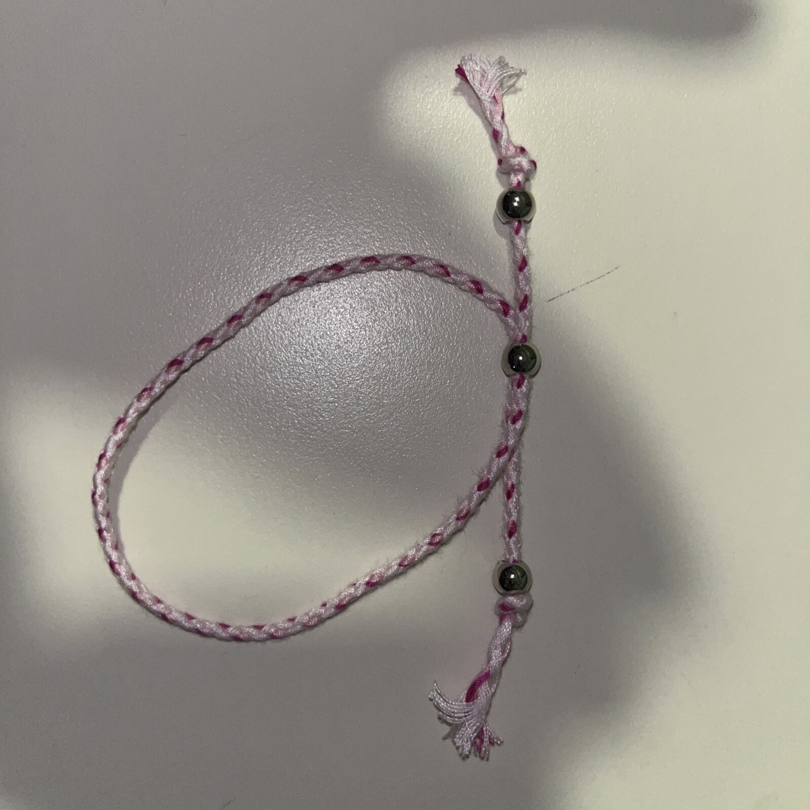 NEW BOHO BRAIDED THREAD FRIENDSHIP BRACELET ADJUSTABLE COLOR FUCHSIA WHITE PINK