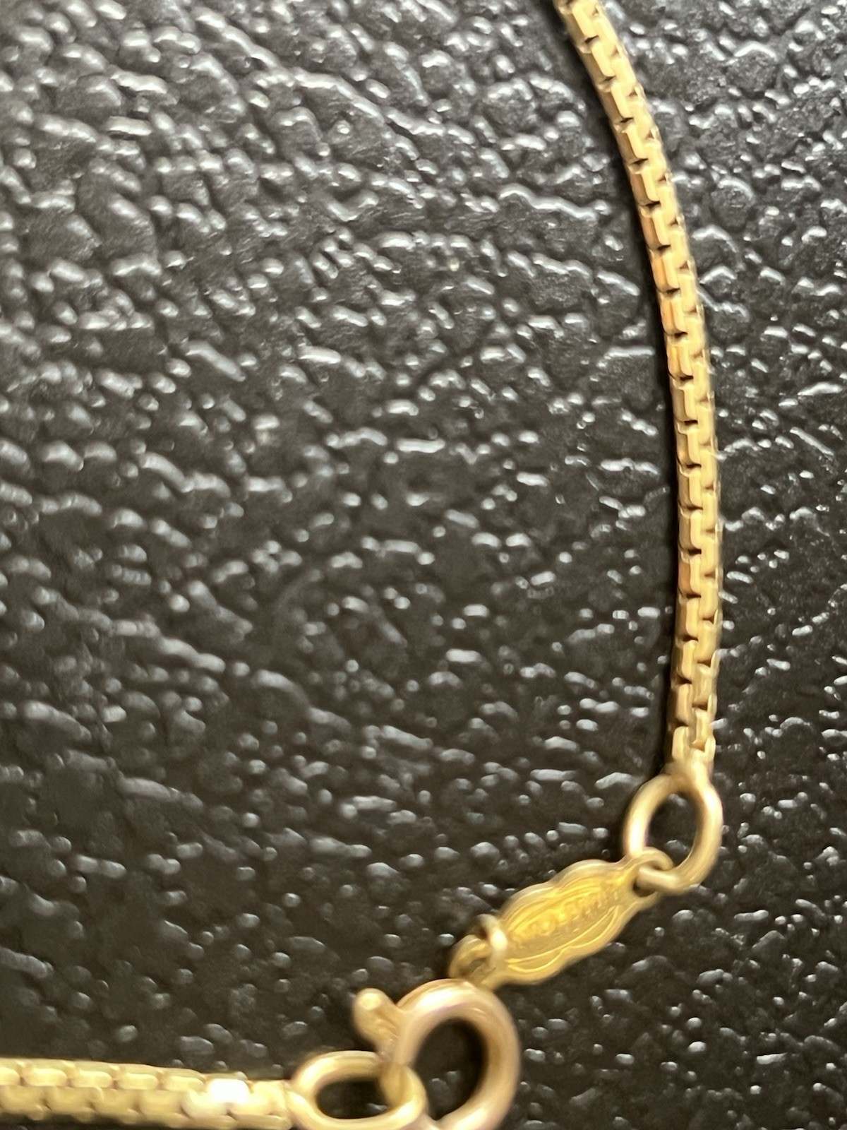 Vintage UnoAErre Solid 14k Yellow Gold Vintage 16” Squared Chain 6.4 g. Exc B/O