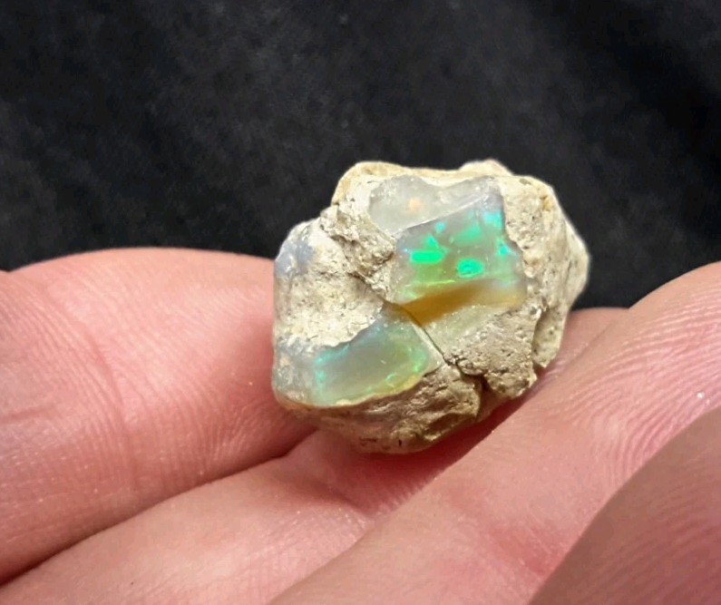 24x16x14mm ETHIOPIAN OPAL