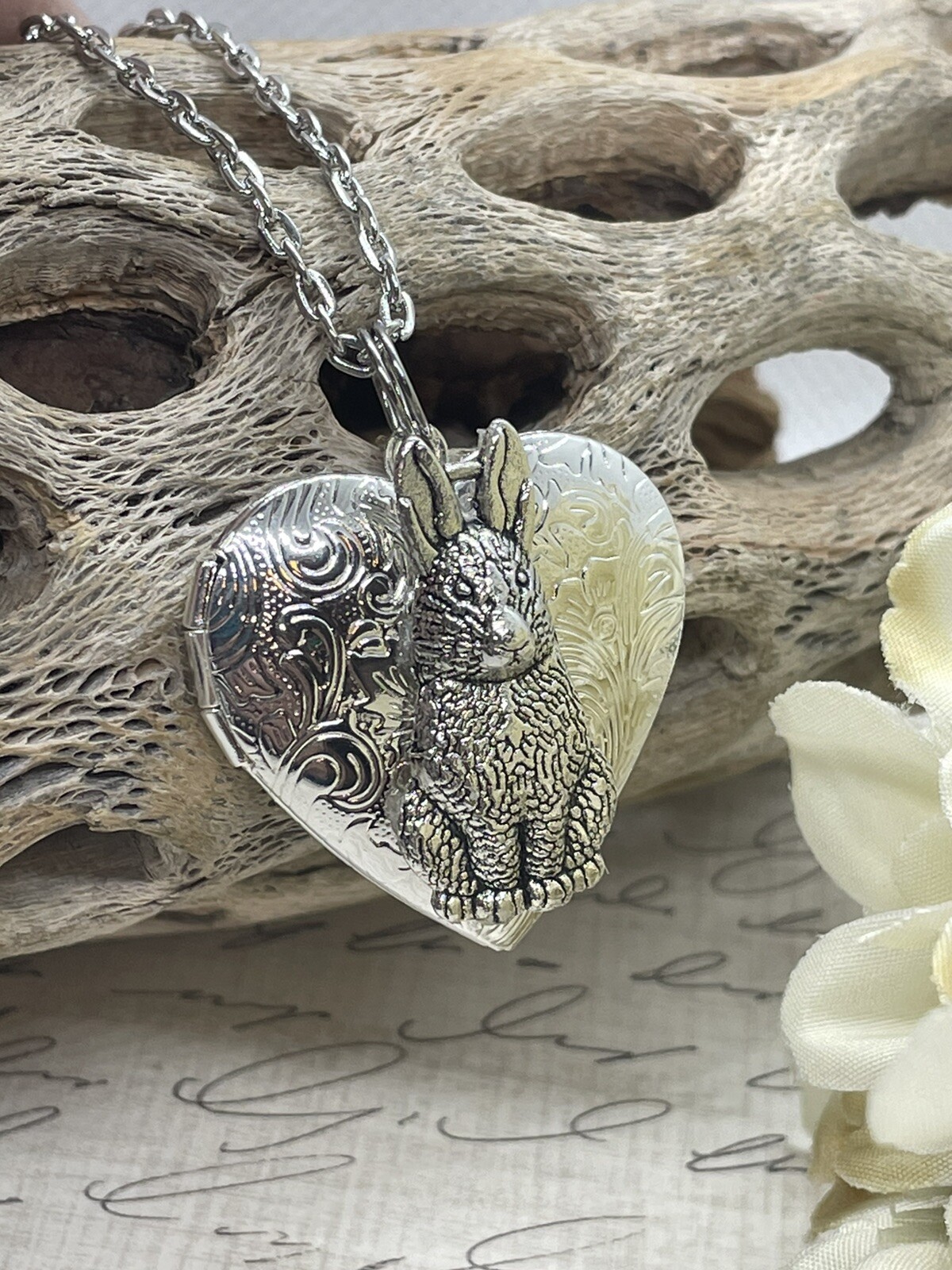 Heart SILVER BUNNY RABBIT Locket Necklace JEWELRY Pendant PHOTO Picture CAMEO