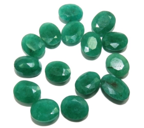 EMERALD 13 x 10 MM OVAL CUT CALIBRATED BEAUTIFUL GREEN COLOR TREATED