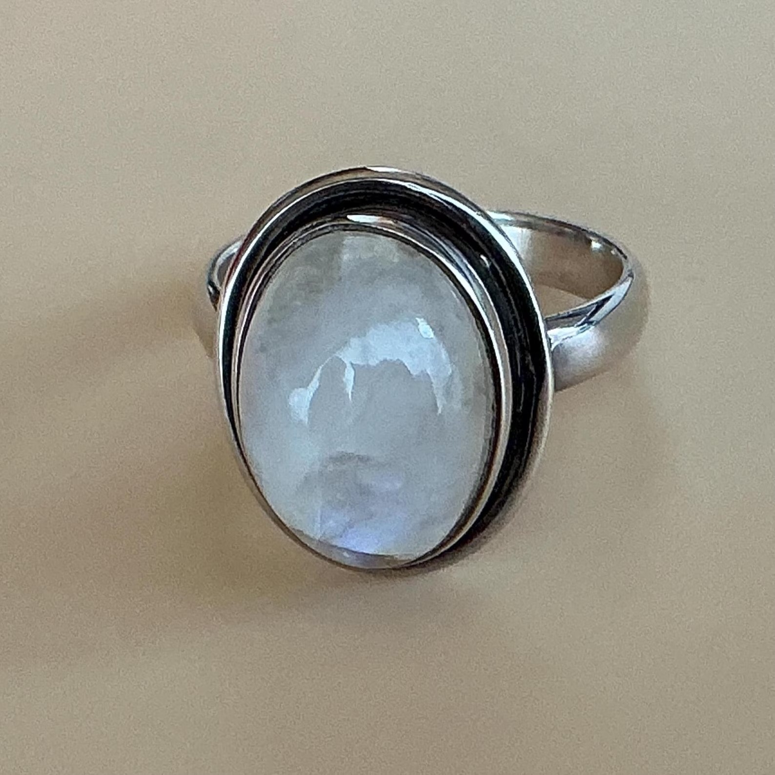 Moonstone Ring: Oval Cabochon, Size 51/2 925 Sterling Silver