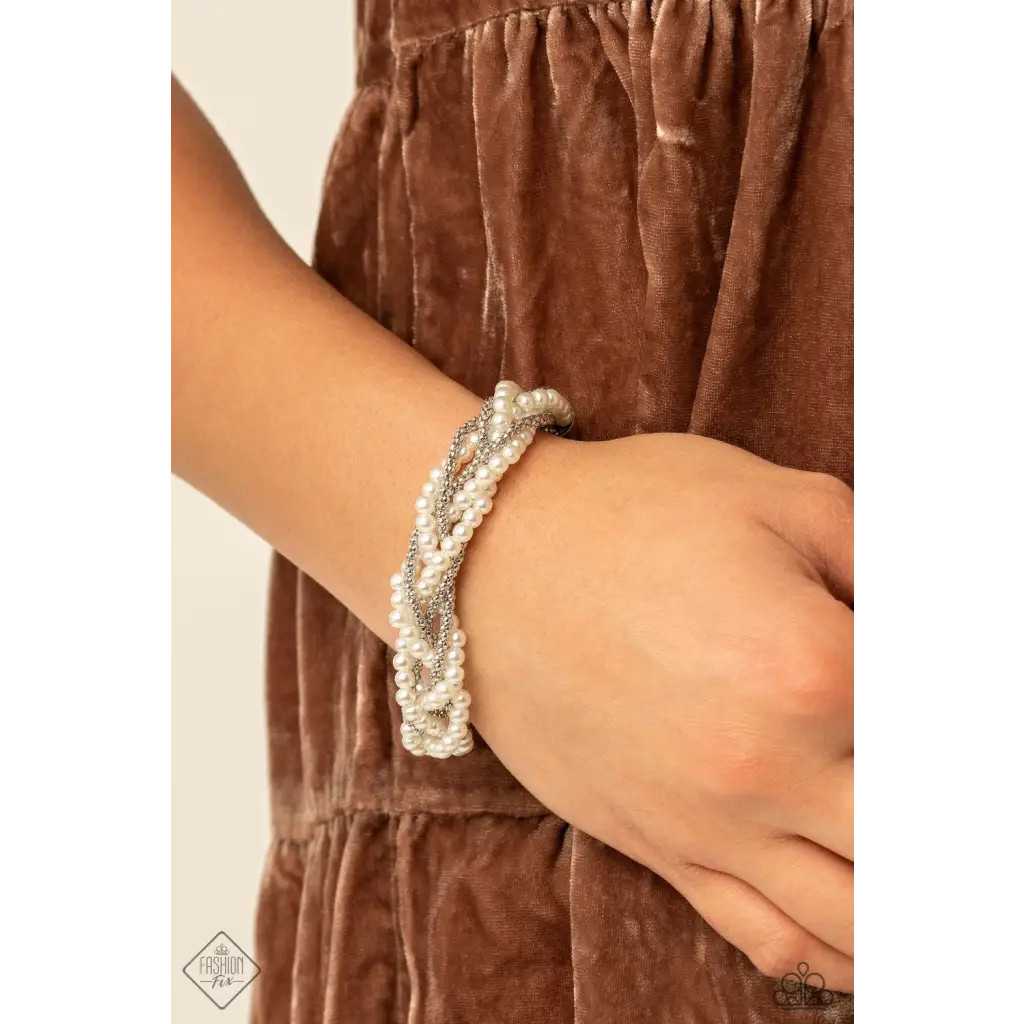 Paparazzi | Vintage Variation – White Bracelet