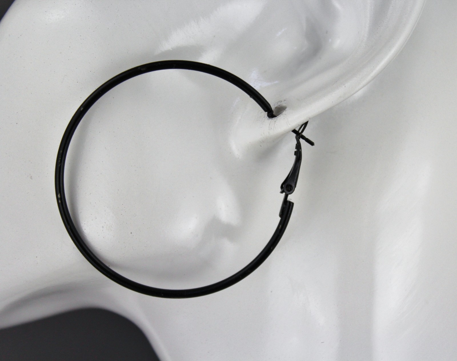 2 pair hoops earrings set hoop Black Silver leverback 1 7/8″ wide thin wire
