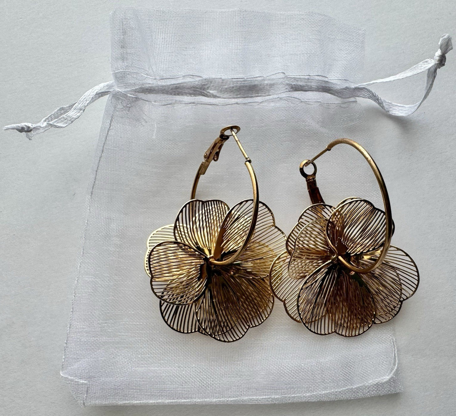 Gold Tone Flower Hoop Dangle Earrings Metal Latch Back Lightweight No Stone