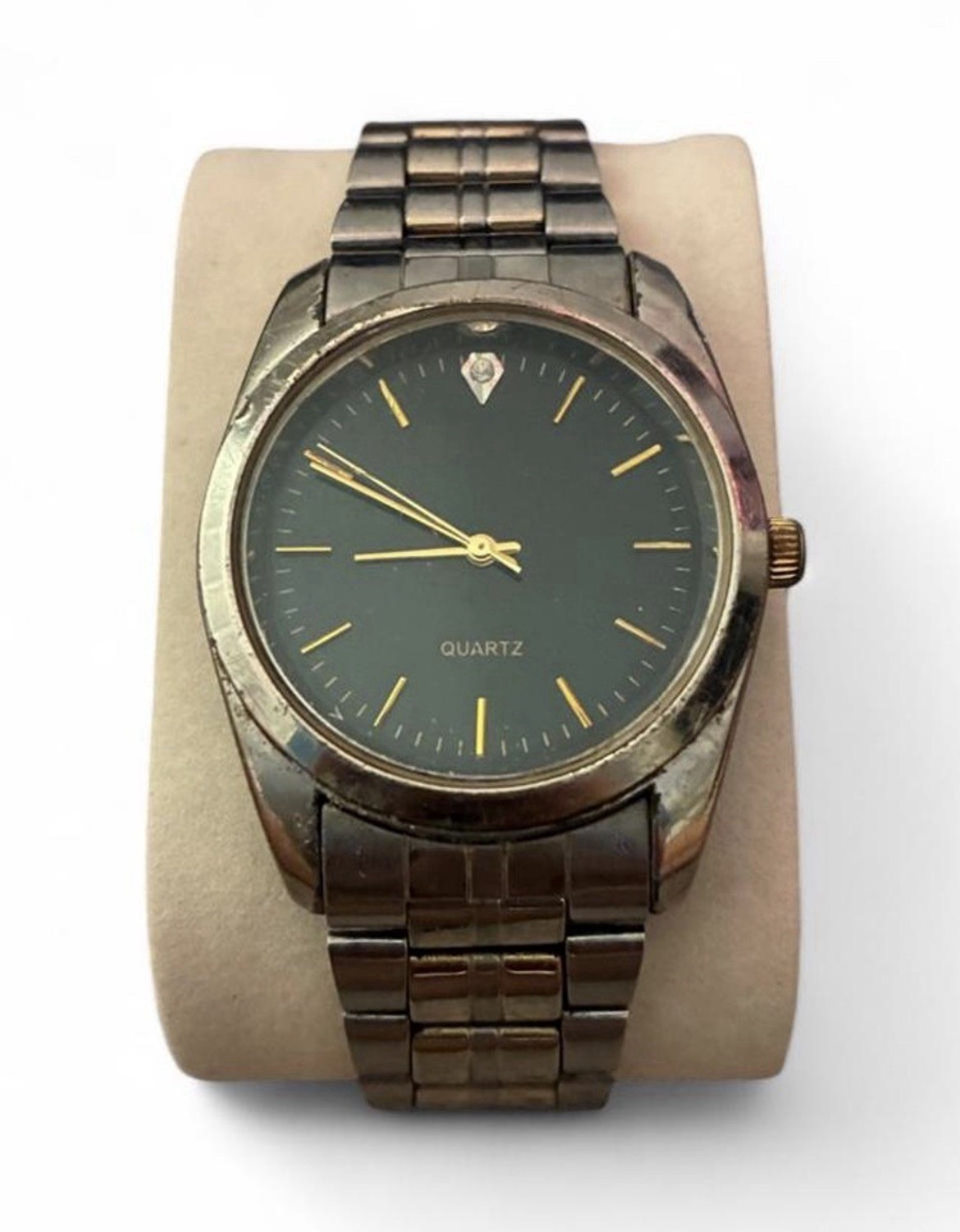 Quartz Dress Watch Black Dial Stick Indexes 12-Hour Two-Tone Metal Bracelet