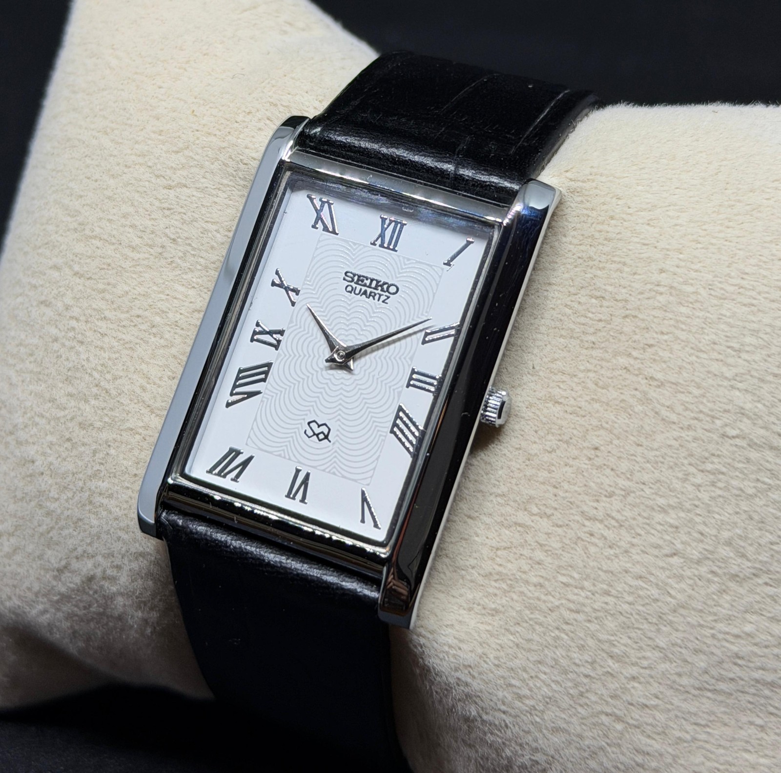 Rare Vintage Seiko Slim Tank Japan Made Men’s Wrist Watch