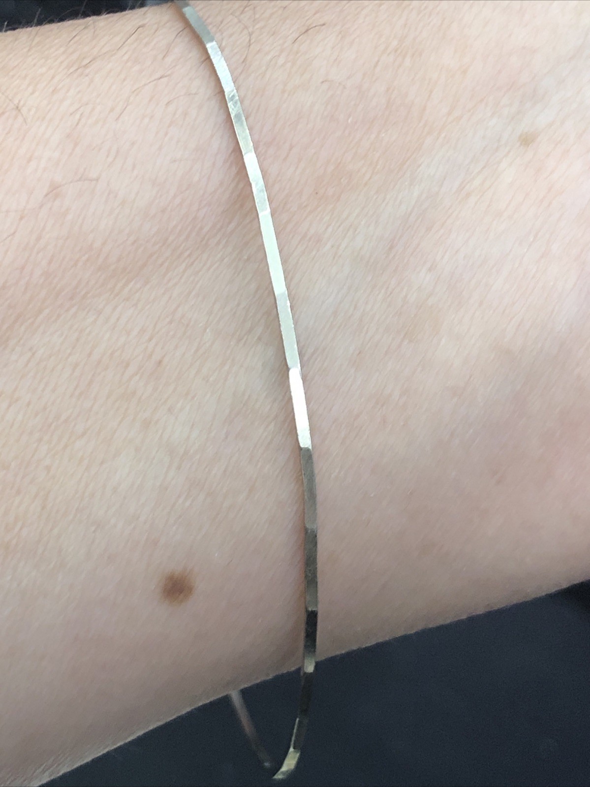 14KT WHITE GOLD BANGLE BRACELET LINER DESIGN 2g WIDTH 1mm WRIST SIZE 8”