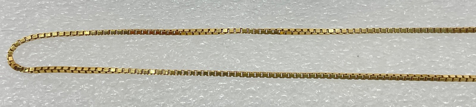 14k Gold Box Link Chain Necklace Unoaerre Italy 18in, 2.5g, 0.8mm