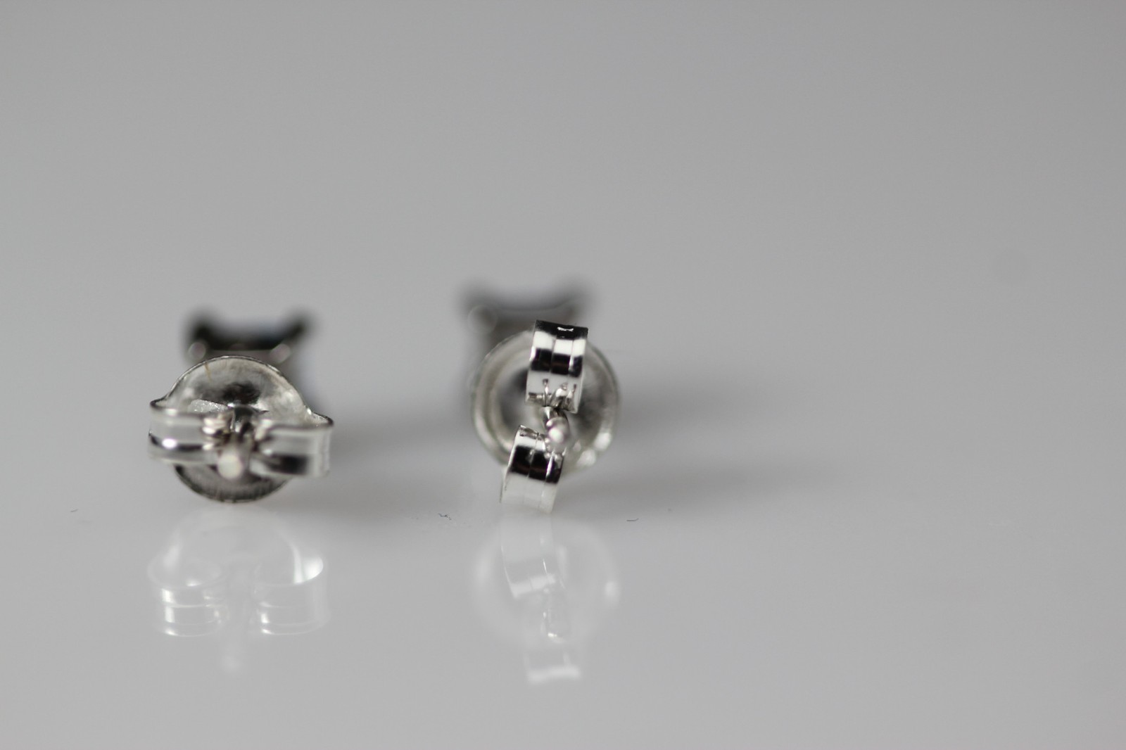 925 Sterling Silver Square Blue Stone Stud Earrings 0.5 Grams (EAR5283)