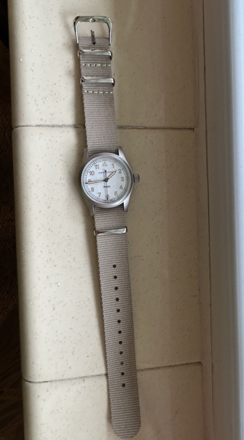 Hamilton Khaki Field Quartz Watch Case – 33 mm H69301910 – Complimentary Strap