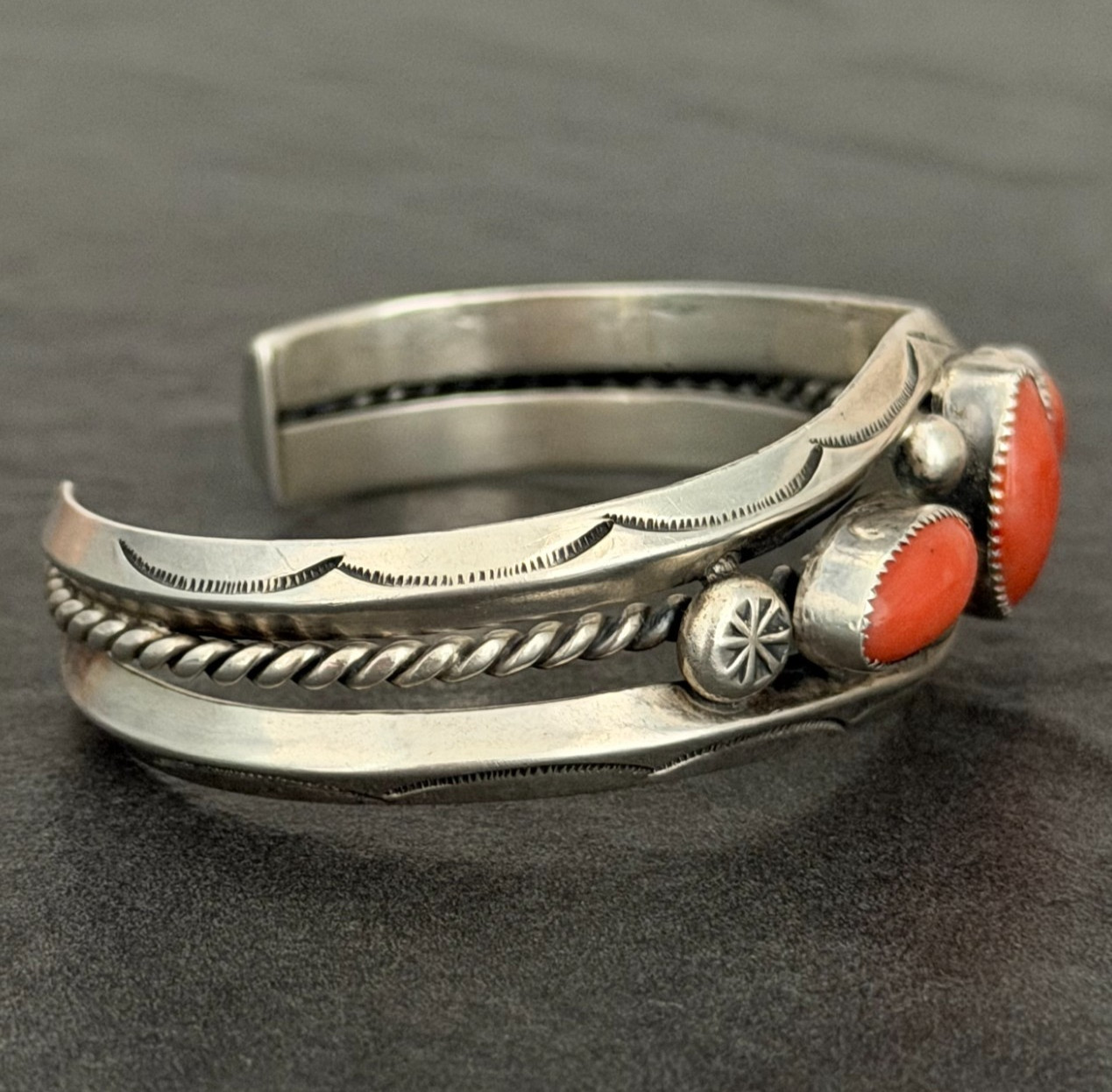 Vintage Native American Navajo Coral carinated Twisted Sterling Bracelet 6.5 in