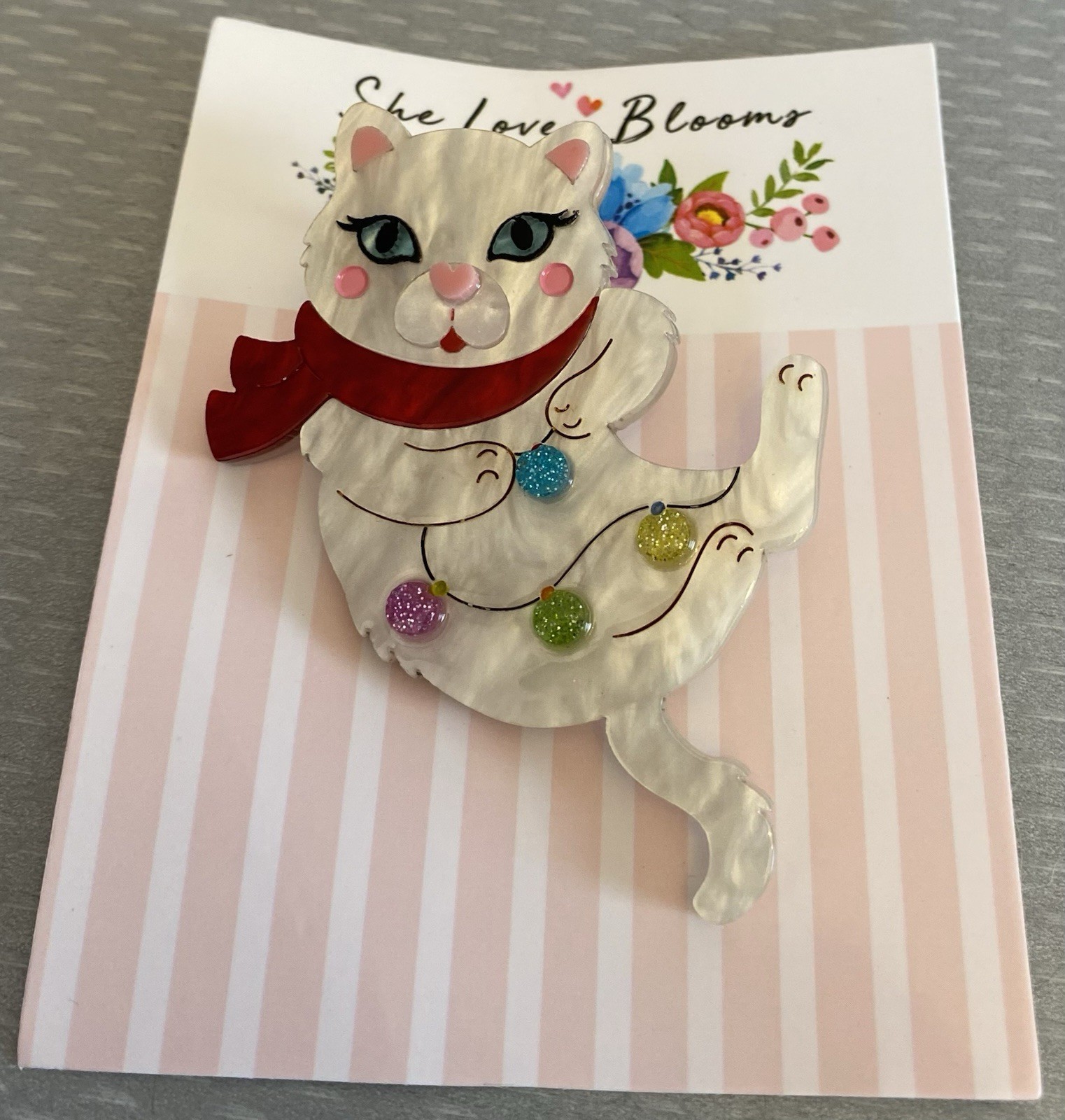 Baubles Cat Brooch White Acrylic Resin Kitty Designer SHE LOVES BLOOMS on card