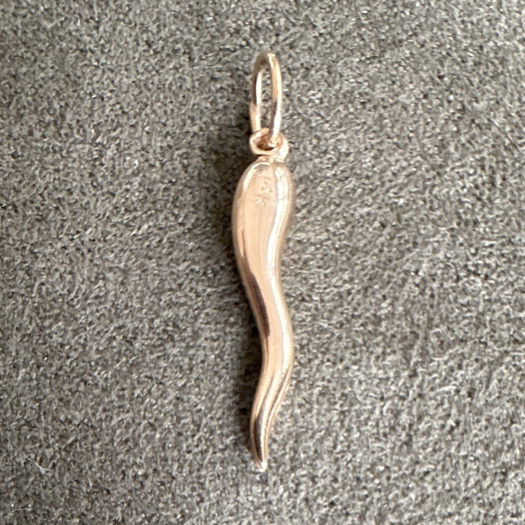 14K Yellow Gold Italian Horn Charm Pendant Lucky Theme No Stone