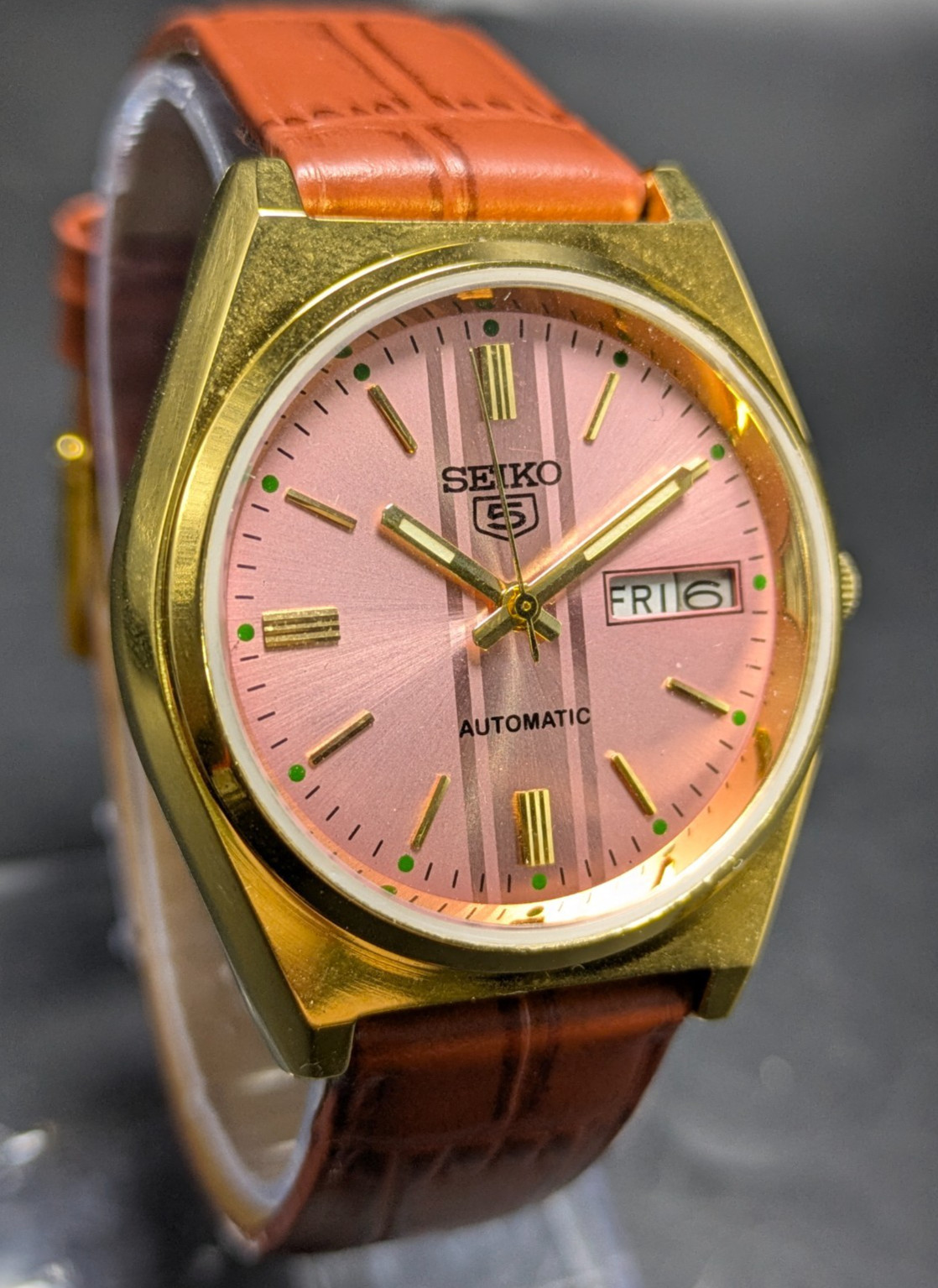 Vintage Seiko 5 automatic day date movement no. 6309A japan made men’s watch
