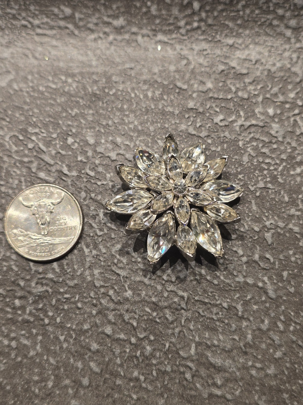 Pell Signed Silver Tone Clear Rhinestone Flower Cluster Brooch Pin Metal