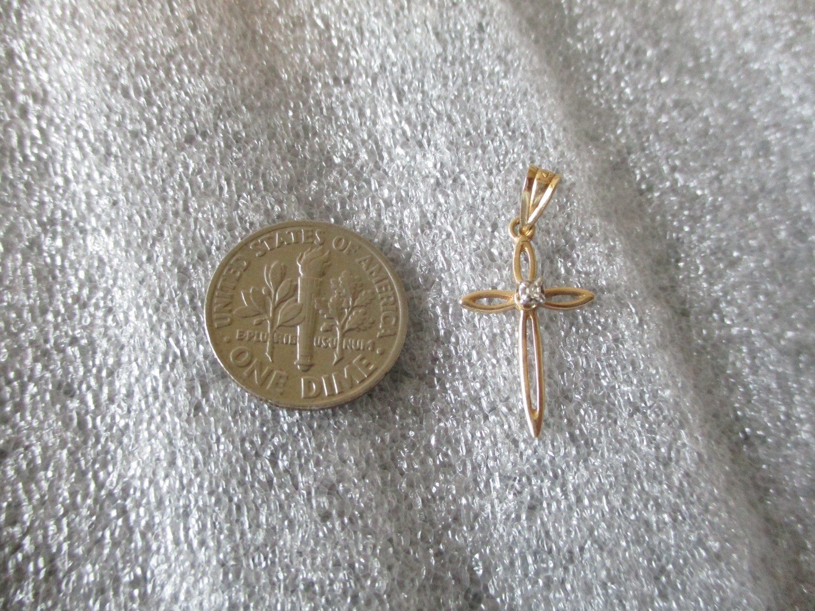 14K YELLOW GOLD MICHAEL ANTHONY DIAMOND CROSS PENDANT – 0.65g