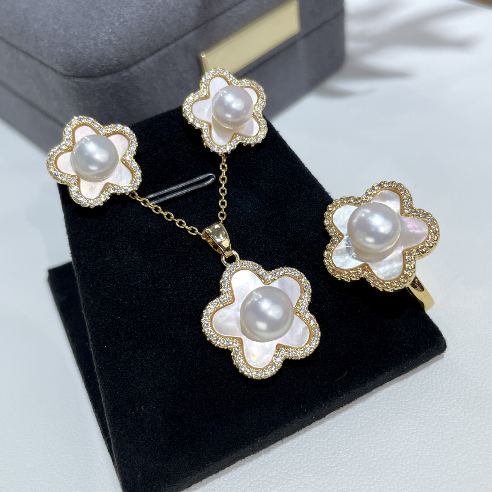 Gorgeous AAAAA 8-9mm South Sea White Stud Pearl Pendant Earring Ring Set 925s.