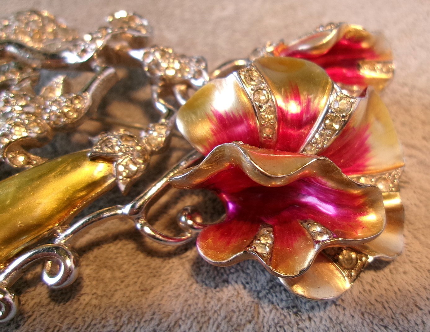 Early Signed Marcel Boucher Sweet Pea w Pods Brooch Enamel Rhodium Rhinestones